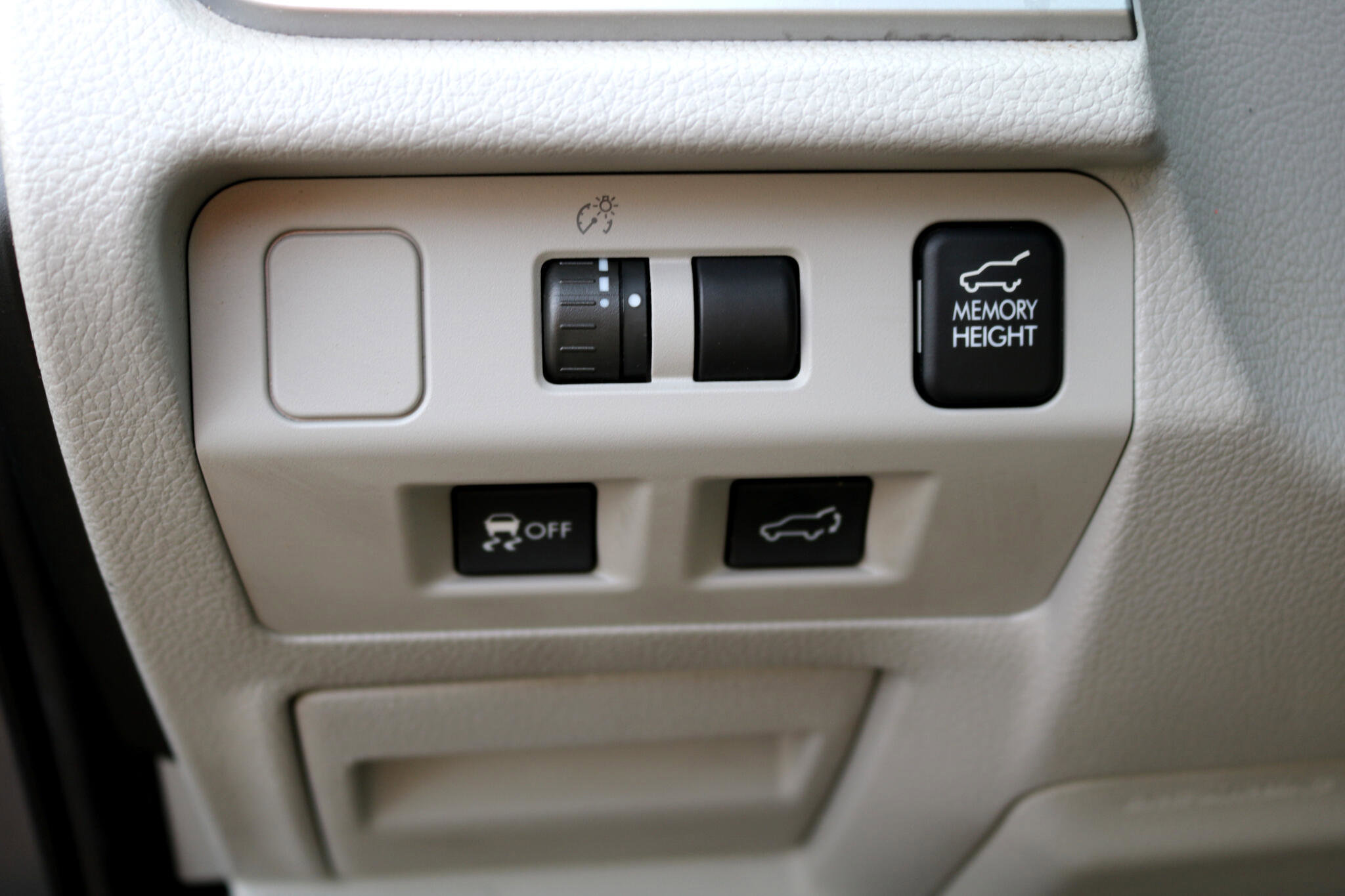 Used 2014 Subaru Forester 2.5i Limited image 15