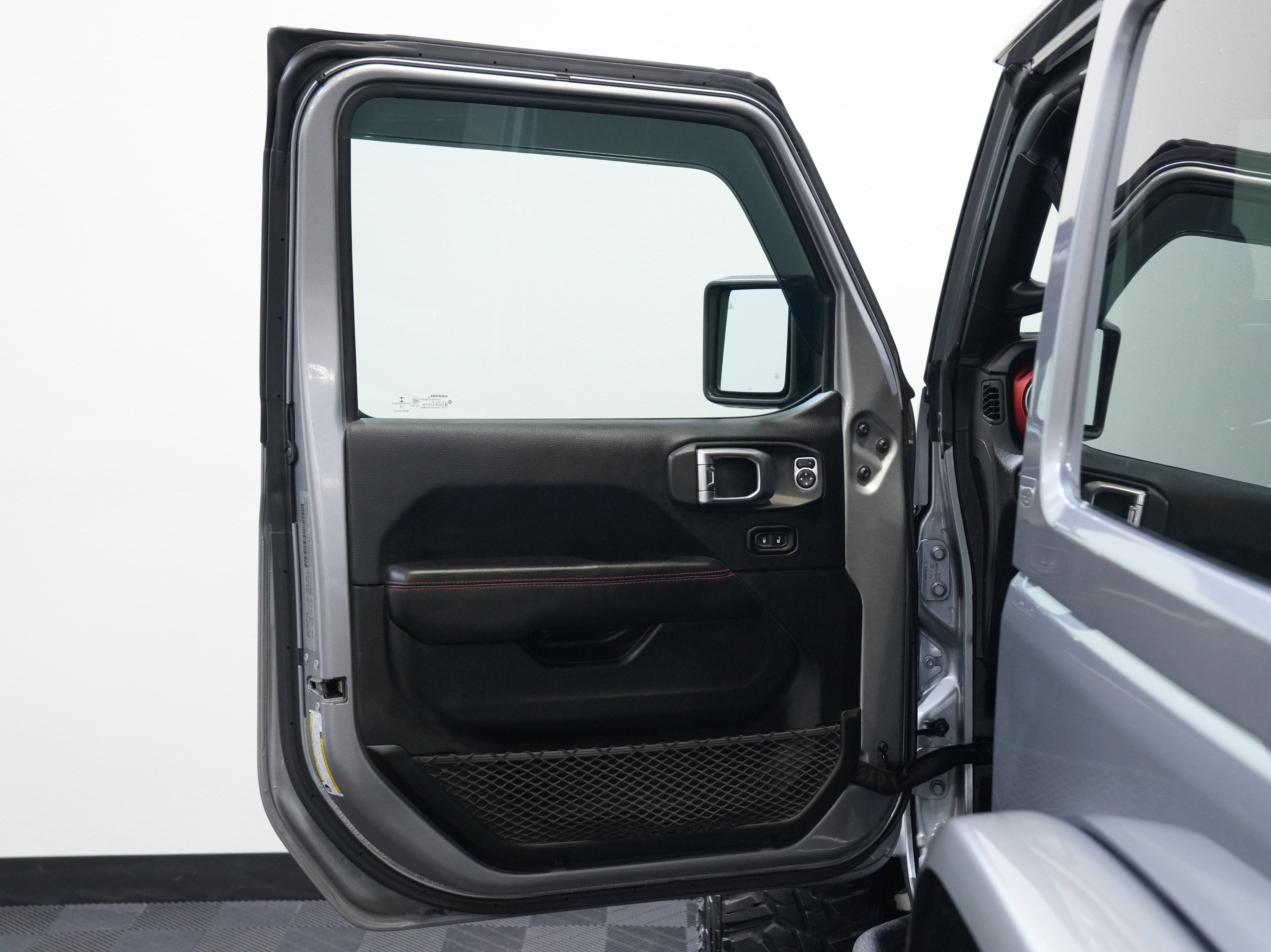 Used 2018 Jeep Wrangler Rubicon AWD/4WD image 25