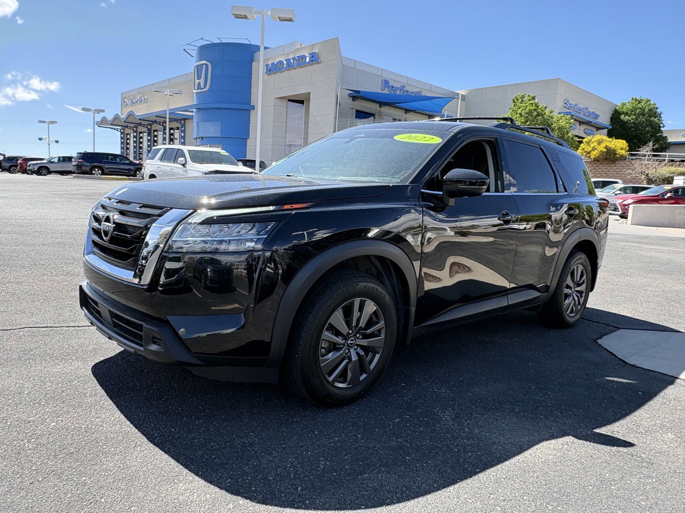 Used 2022 Nissan Pathfinder SV AWD/4WD image 9