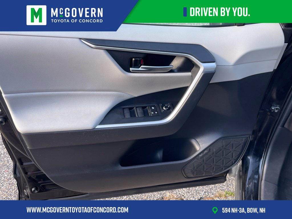Used 2021 Toyota RAV4 XLE w/ Convenience Package AWD/4WD image 14