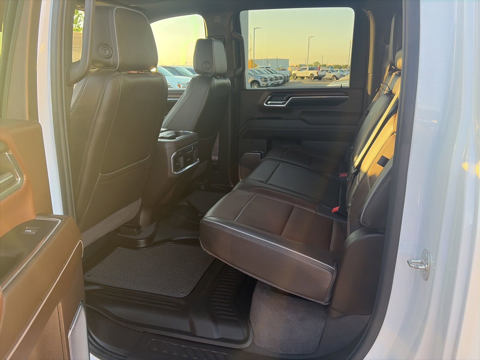 Used 2024 GMC Sierra 3500 Denali w/ Denali Reserve Package image 15