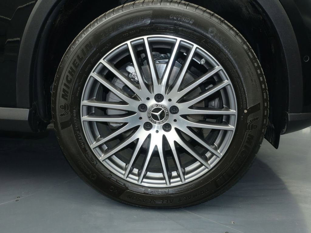 Used 2026 Mercedes-Benz GLC 300 4MATIC image 13