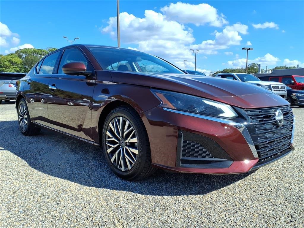 Used 2023 Nissan Altima 2.5 SV