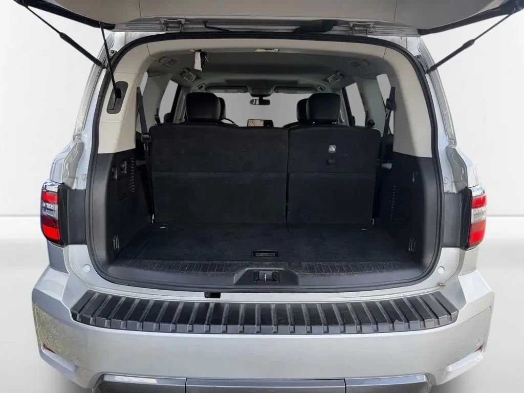 Used 2023 Nissan Armada SL w/ Captain's Chairs Package image 33