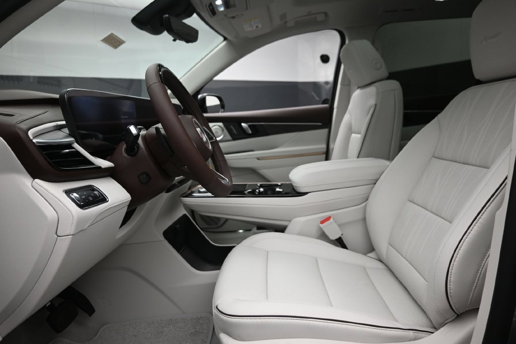 New 2026 Buick Enclave Avenir w/ Super Cruise Package AWD/4WD image 19