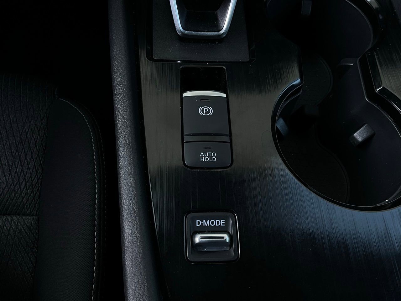 Used 2025 Nissan Rogue SV image 23