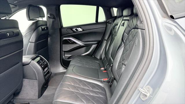 Used 2025 BMW X6 xDrive40i w/ Climate Comfort Package image 18