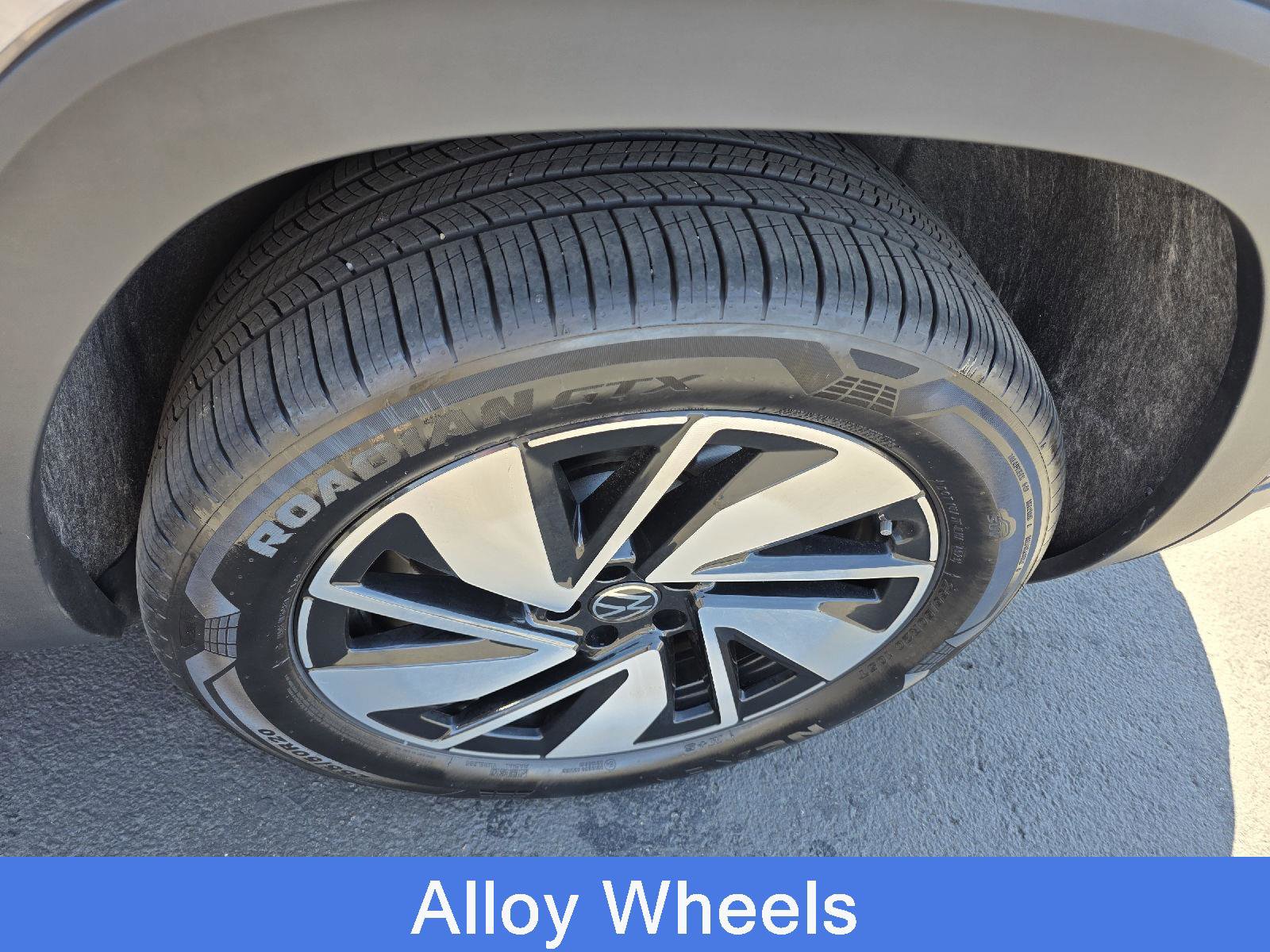 Used 2024 Volkswagen Atlas SE image 32