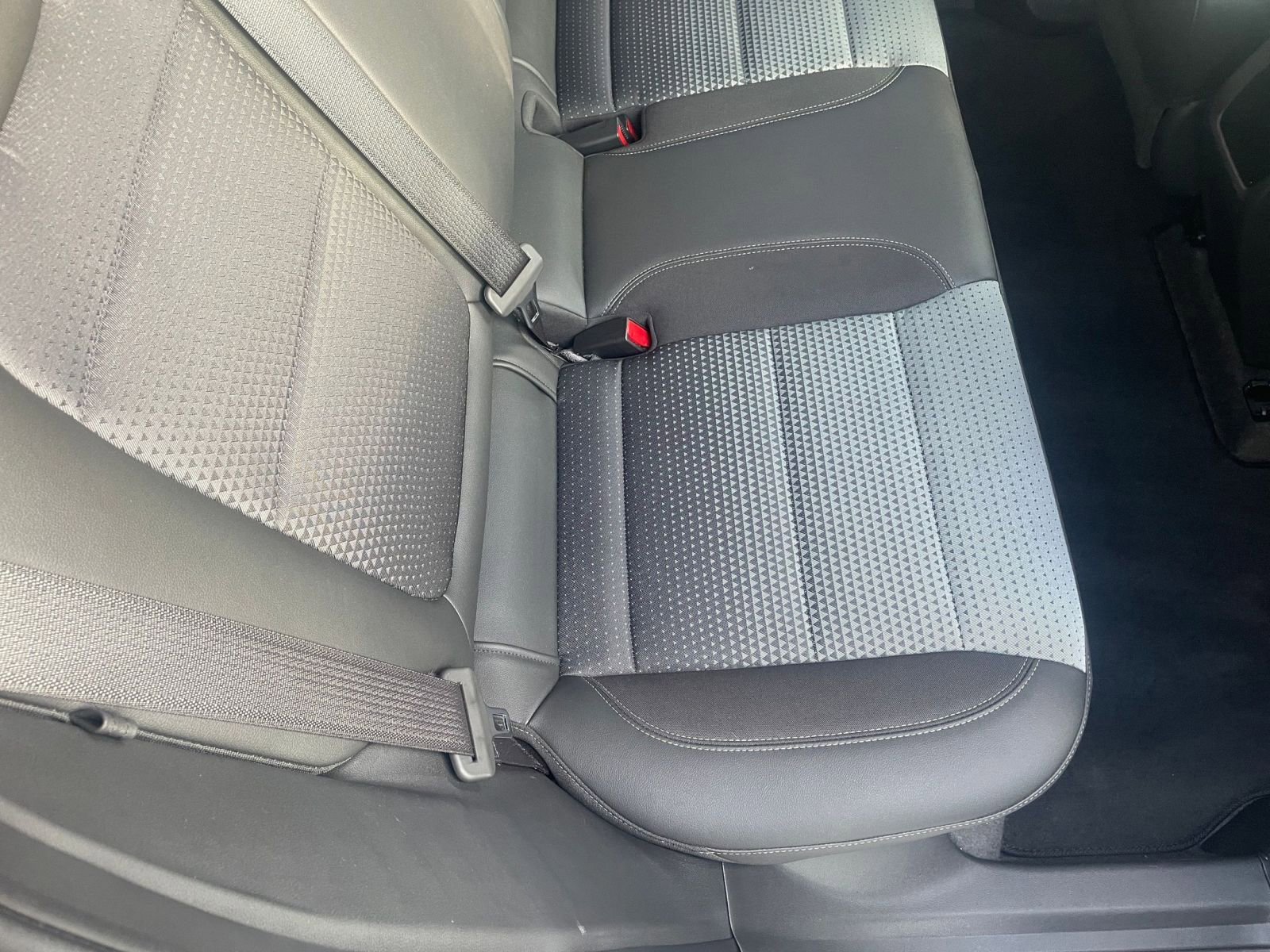 Used 2025 Chevrolet Trax LT image 37