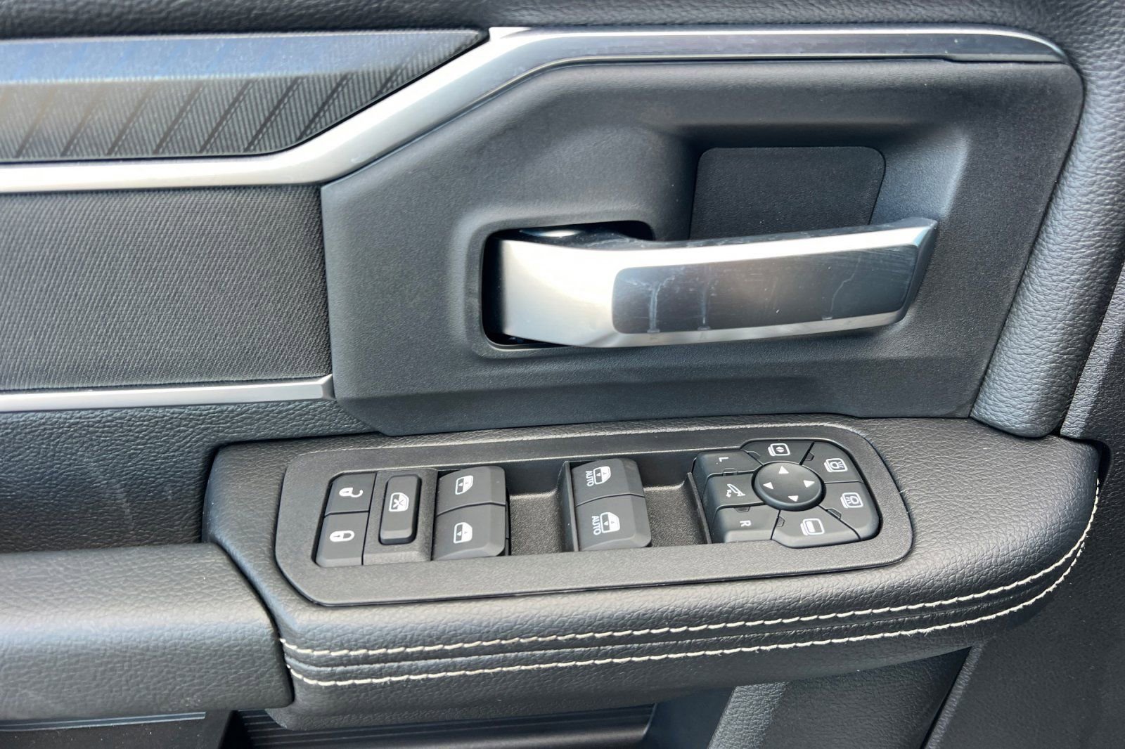 New 2026 RAM 3500 Big Horn AWD/4WD image 7