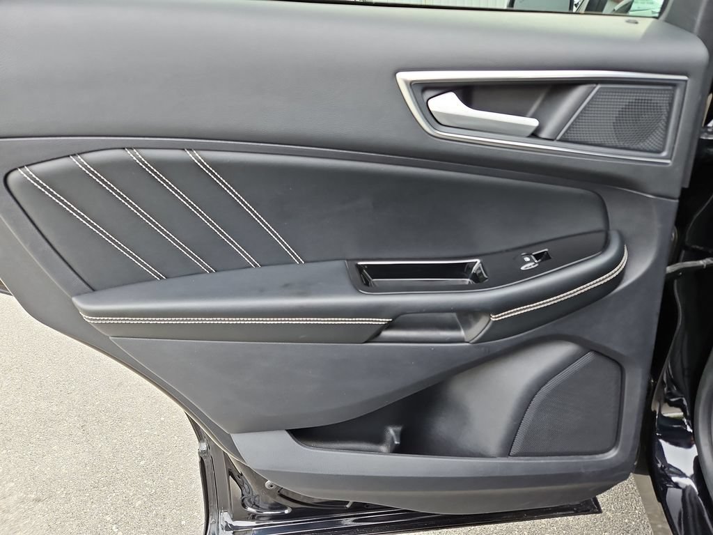 Used 2020 Ford Edge ST w/ Cold Weather Package AWD/4WD image 31