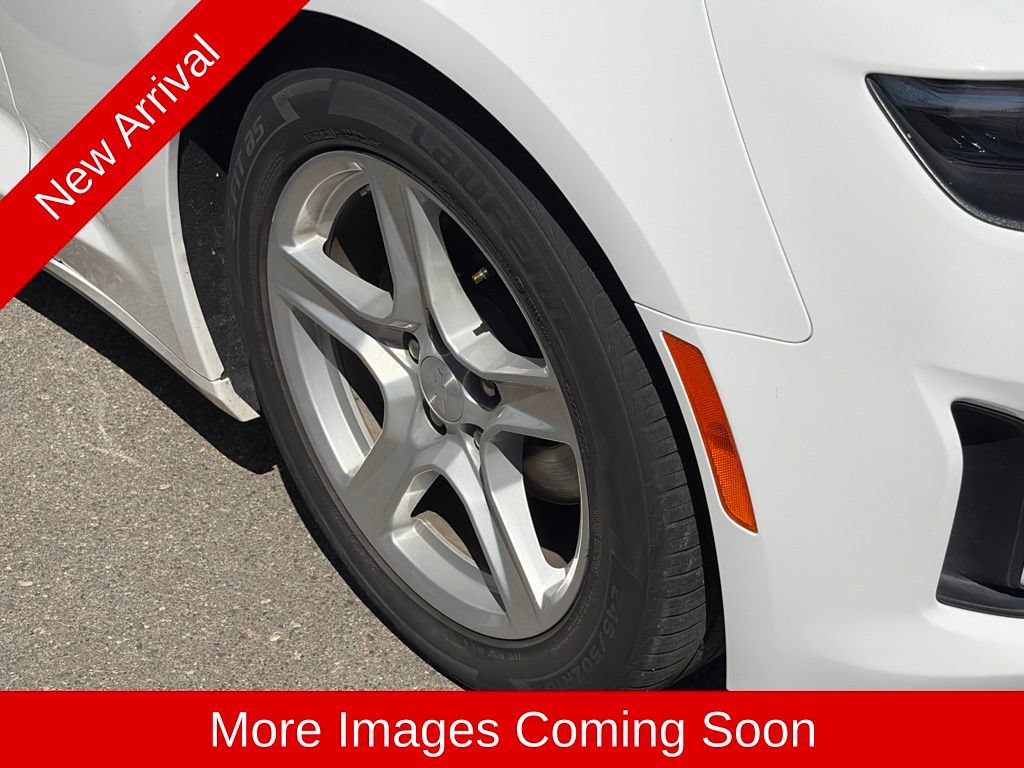 Used 2020 Chevrolet Camaro LT RWD image 8