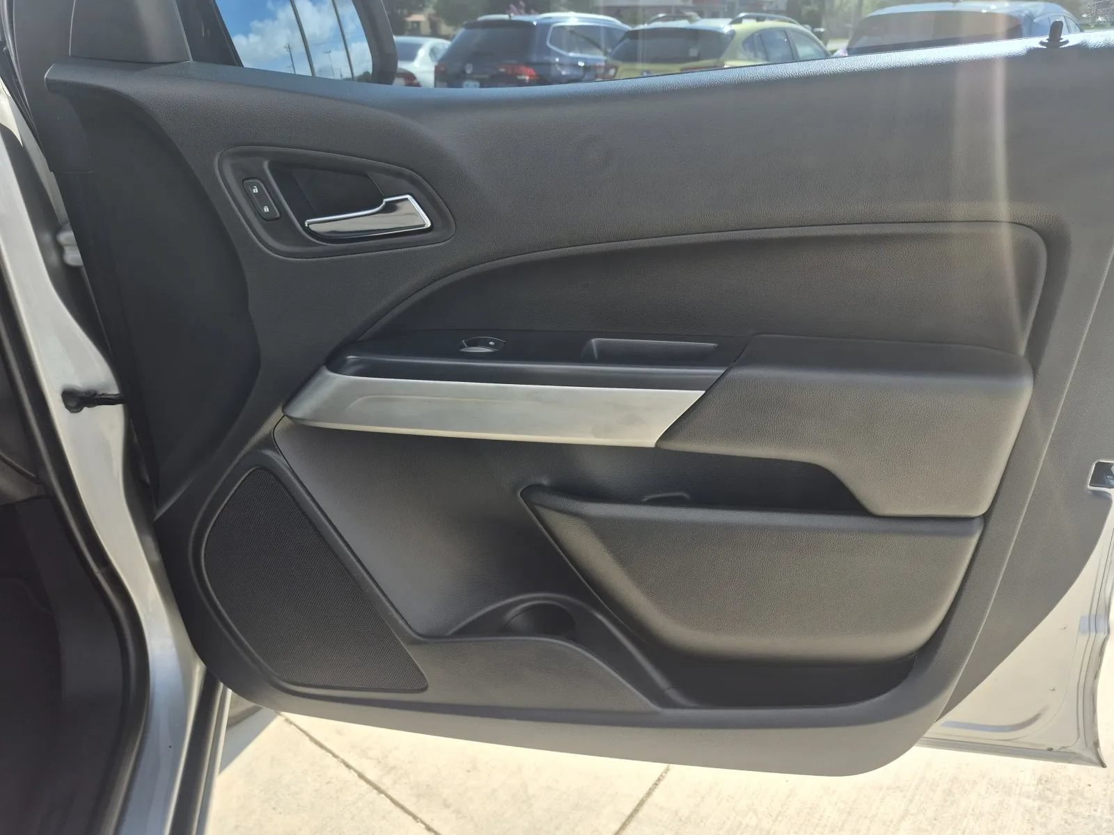 Used 2019 Chevrolet Colorado LT w/ LT Convenience Package RWD image 15