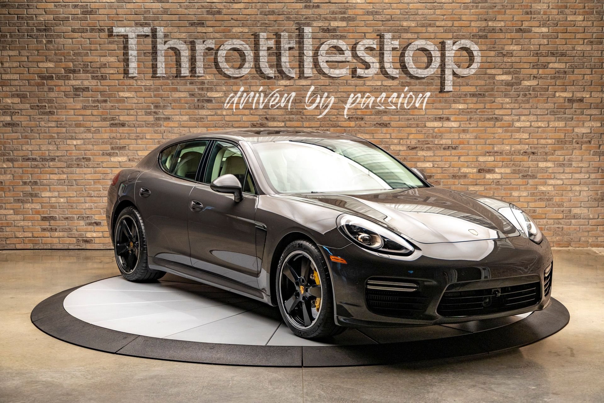 Used 2016 Porsche Panamera Turbo S image 4