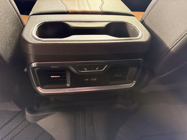Used 2024 Chevrolet Silverado 1500 High Country AWD/4WD image 25