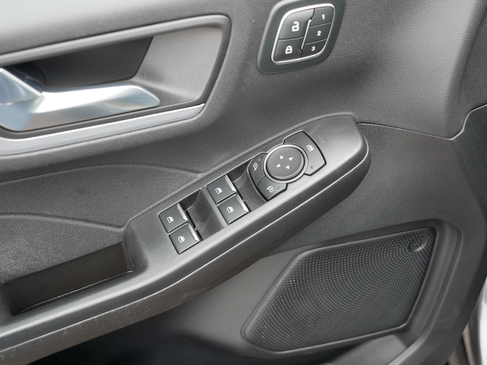 Certified 2023 Ford Escape Platinum image 18