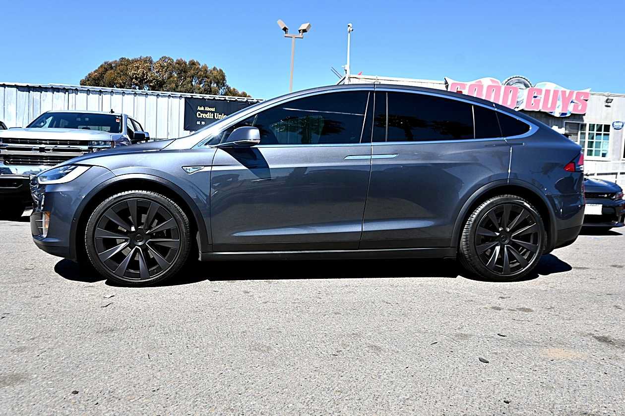 Used 2016 Tesla Model X 90D AWD/4WD image 4
