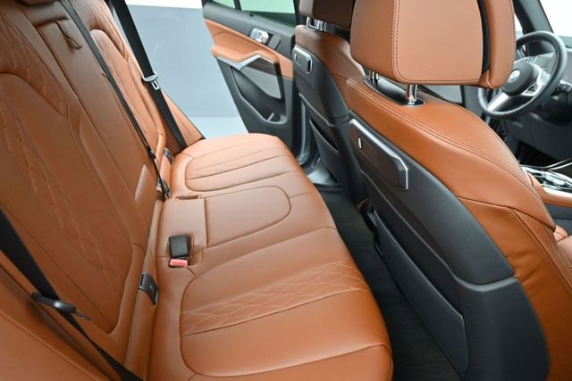 Used 2026 BMW X5 xDrive40i w/ M Sport Package AWD/4WD image 18