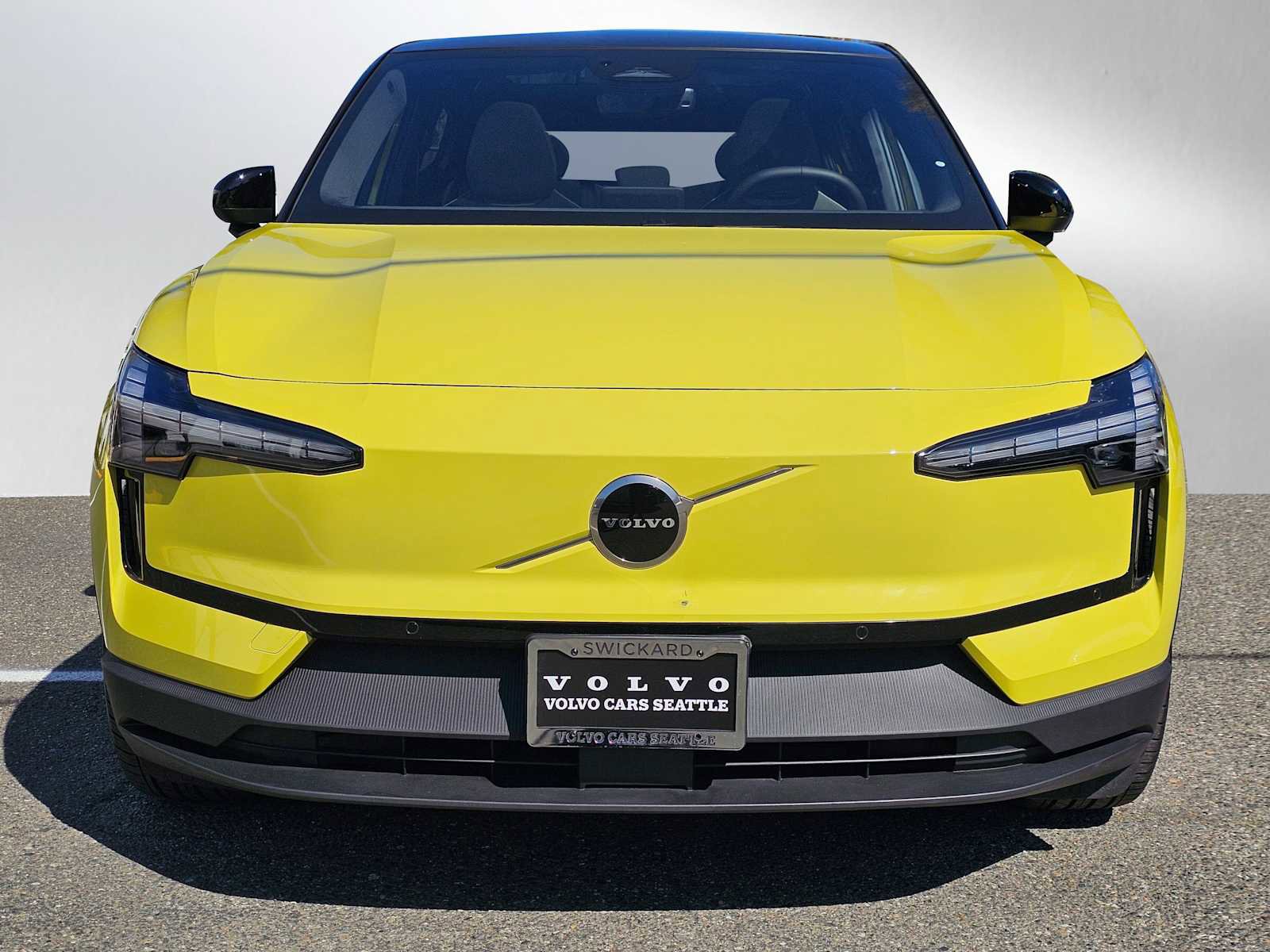 Used 2025 Volvo EX30 Plus w/ Protection Package Premier image 8