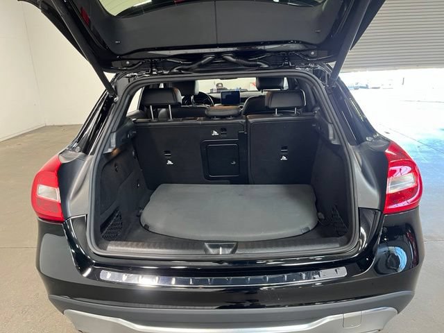 Used 2020 Mercedes-Benz GLA 250 4MATIC w/ Convenience Package image 16