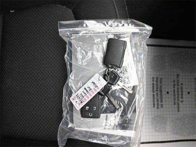 Used 2022 Chevrolet Colorado LT w/ LT Convenience Package image 9