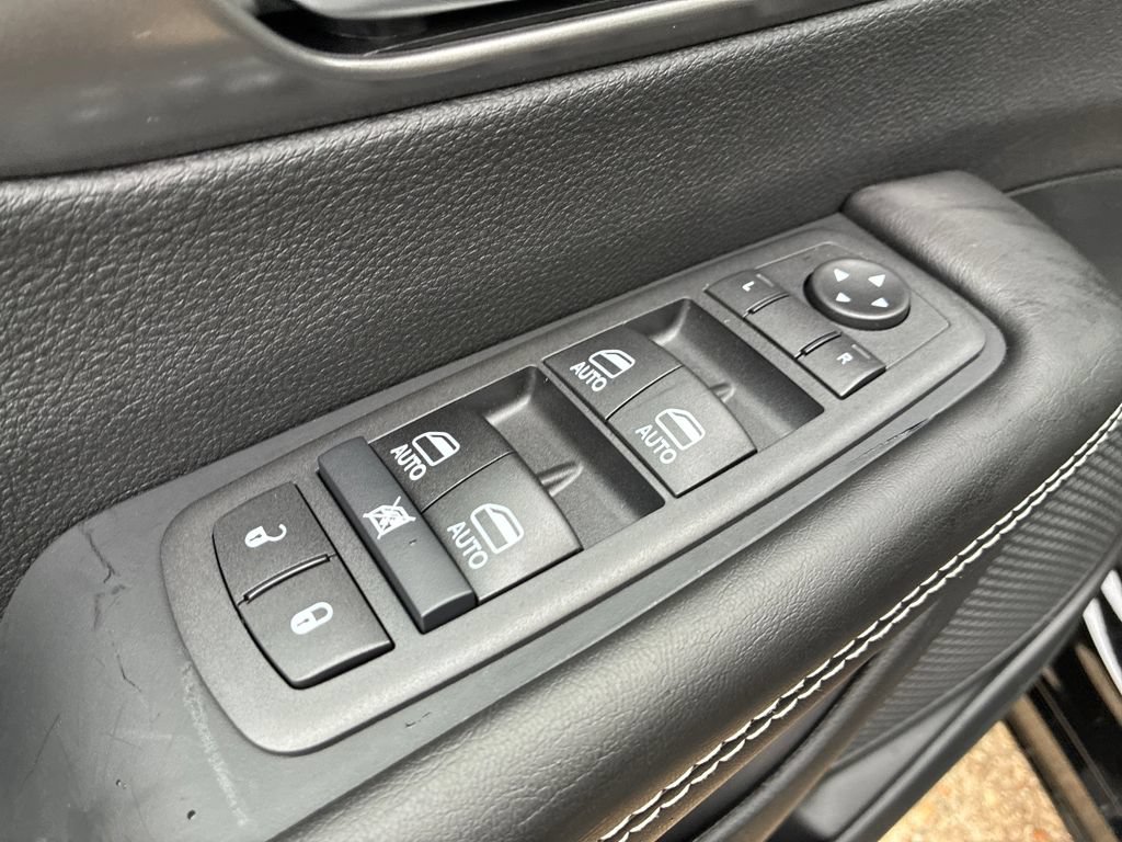 New 2026 Chrysler Pacifica Select AWD/4WD image 12