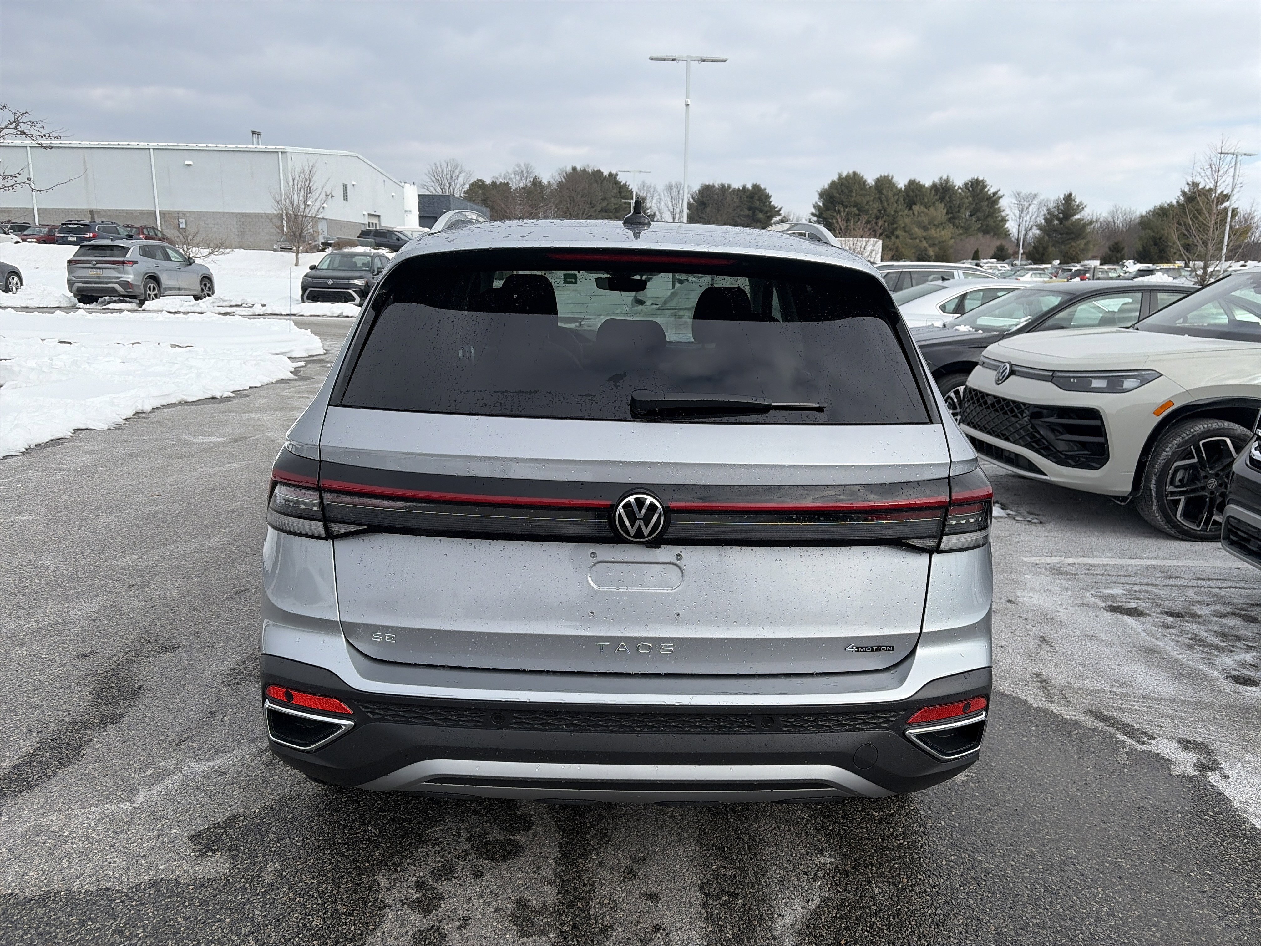 New 2026 Volkswagen Taos SE image 5