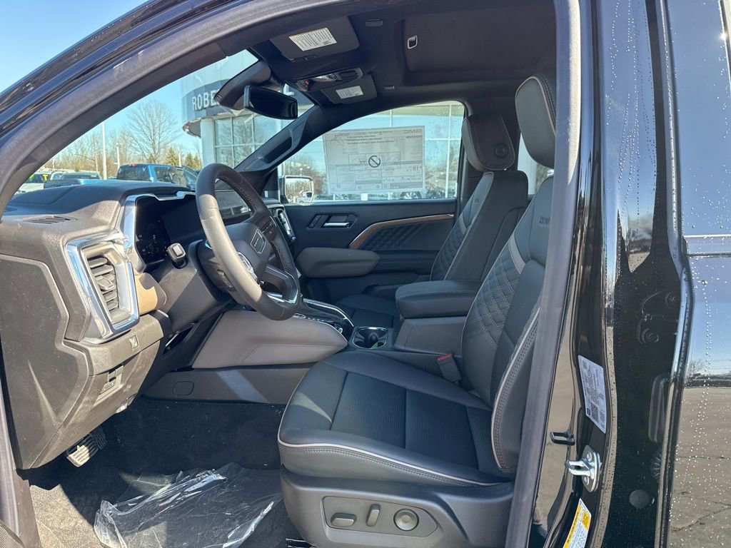 New 2026 GMC Canyon Denali image 9