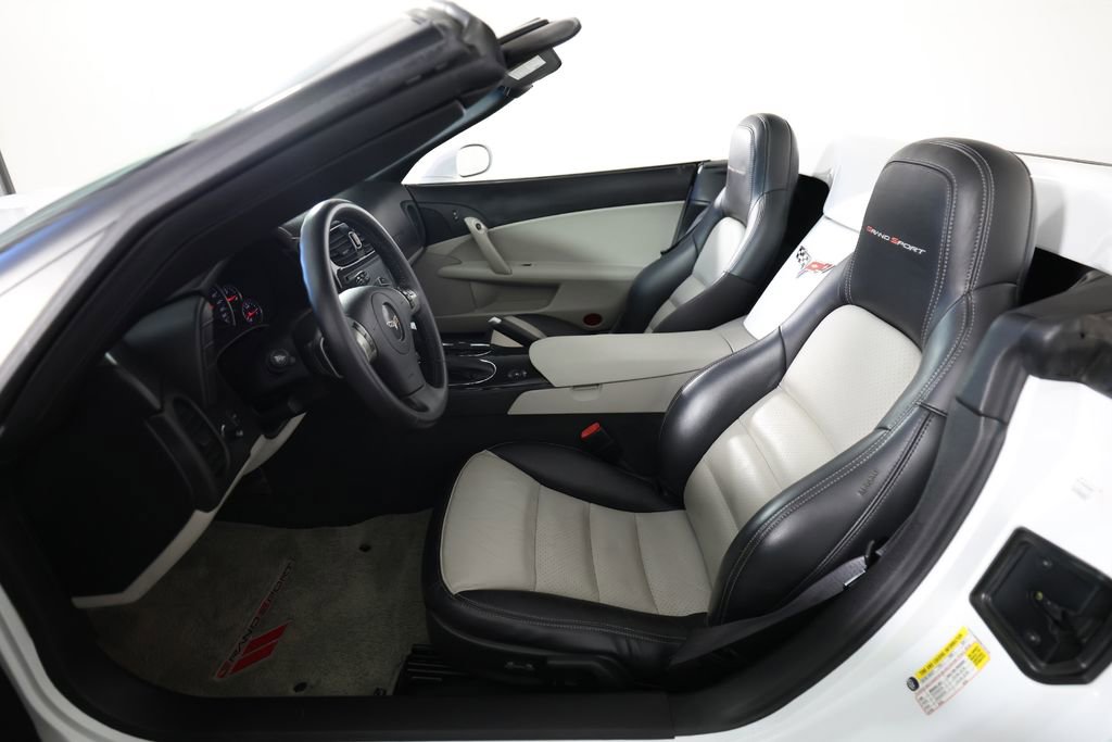 Used 2011 Chevrolet Corvette Grand Sport w/ Preferred Equipment Group RWD image 16