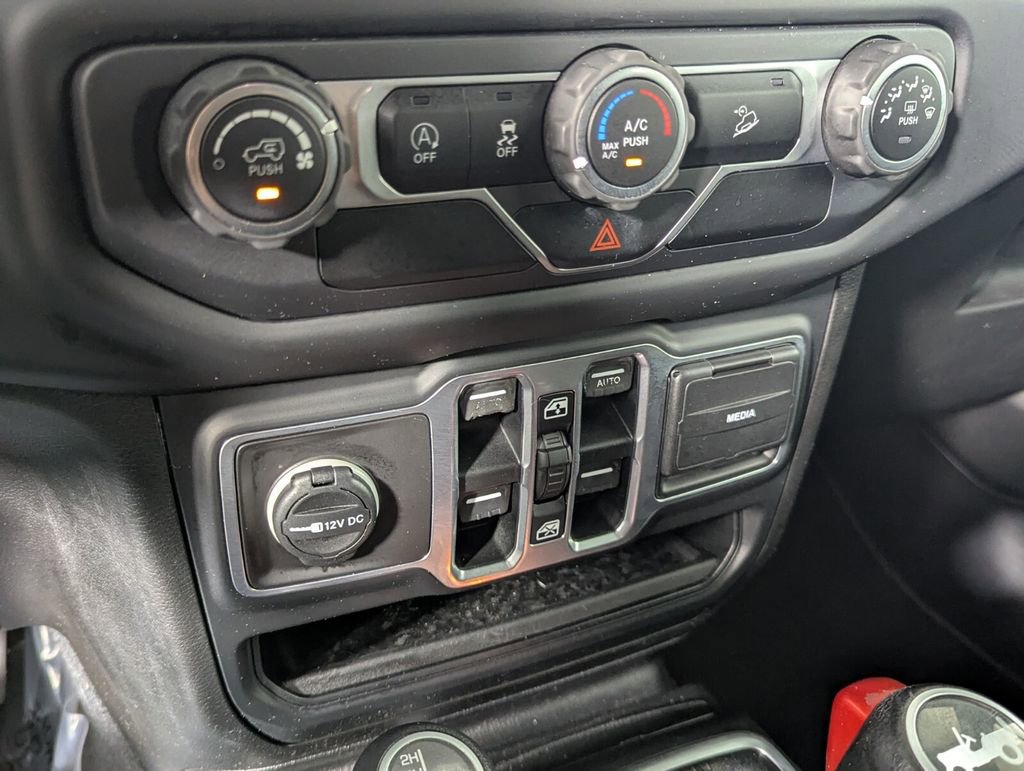 Used 2018 Jeep Wrangler Unlimited Sport S image 23