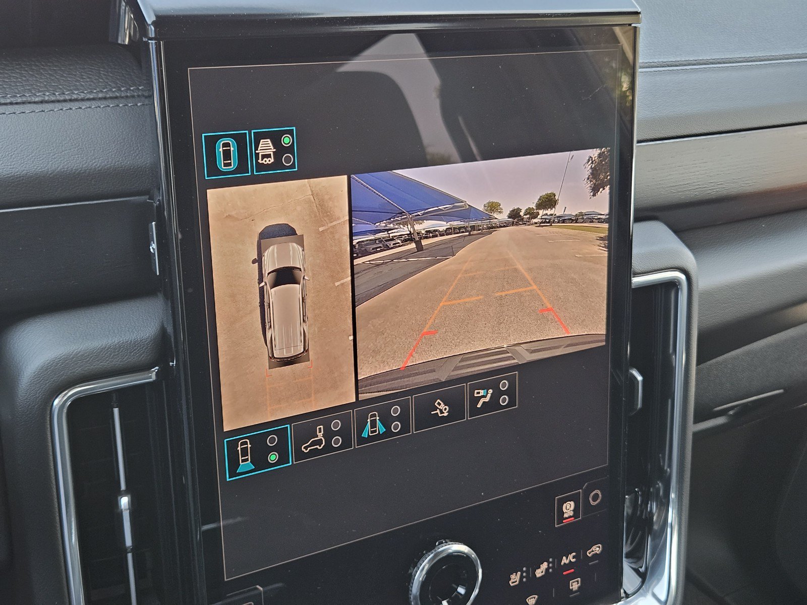 New 2026 GMC Yukon Denali w/ Advanced Technology Package AWD/4WD image 13