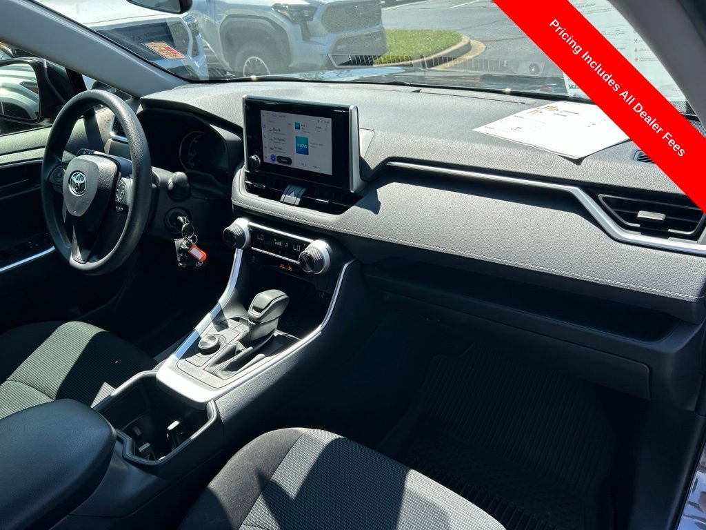 Used 2025 Toyota RAV4 LE AWD/4WD image 23