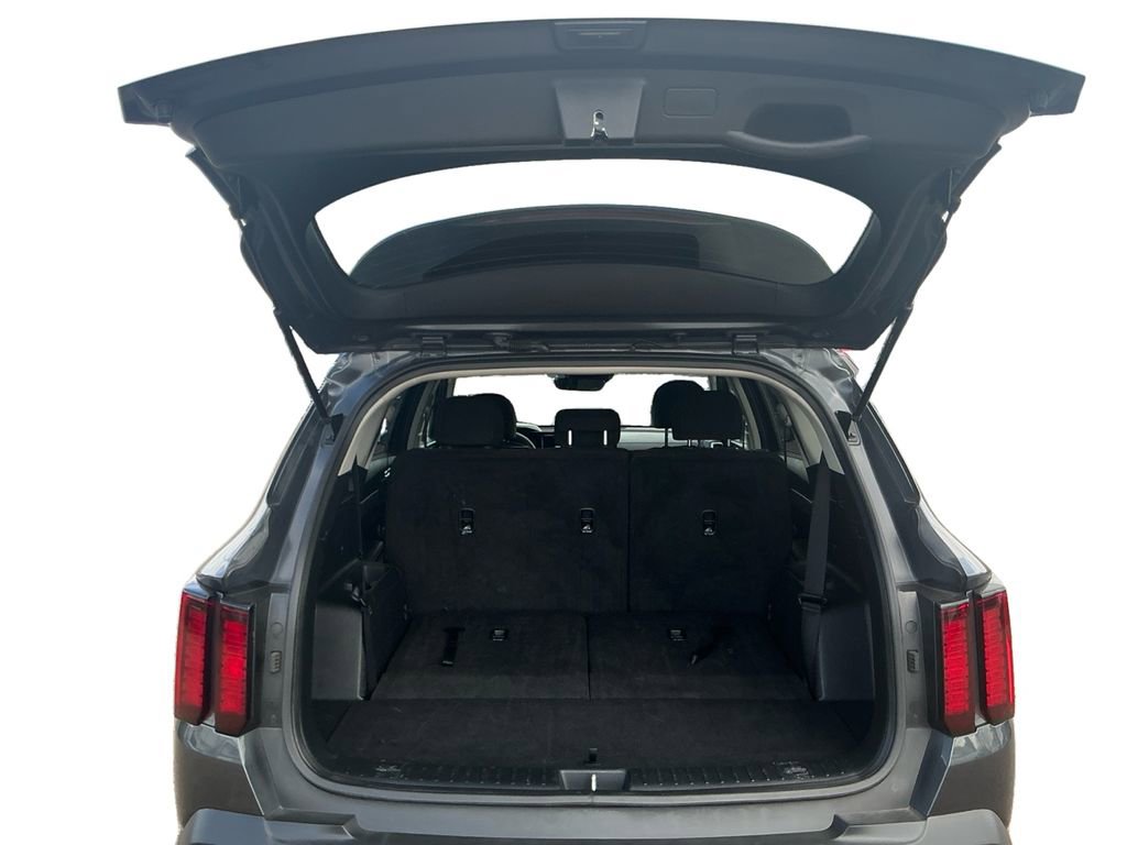 Used 2023 Kia Sorento LX image 24