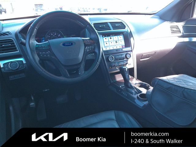Used 2017 Ford Explorer XLT w/ Equipment Group 202A FWD image 9