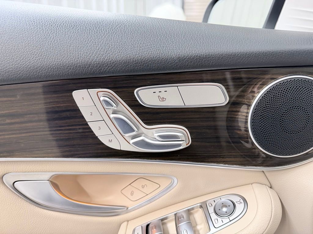 Used 2021 Mercedes-Benz GLC 300 image 12