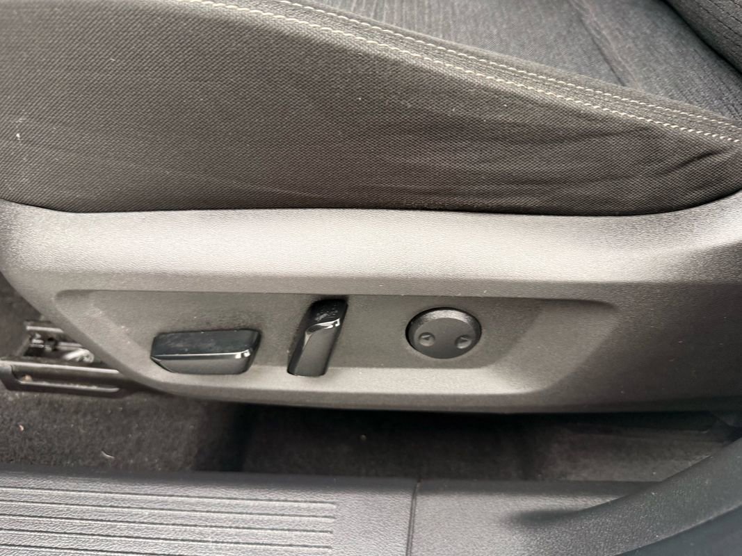 Used 2021 Nissan Rogue SV AWD/4WD image 17