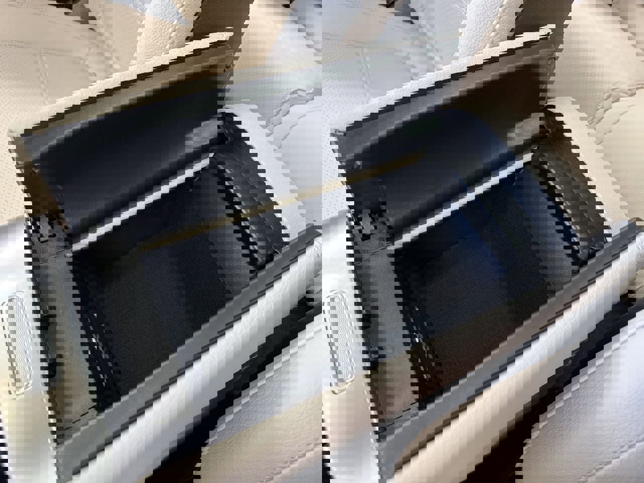 Used 2025 Mercedes-Benz C 300 Sedan image 31