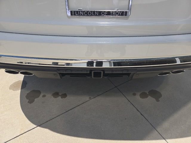 Used 2023 Lincoln Aviator Reserve w/ Equipment Group 201A AWD/4WD image 17