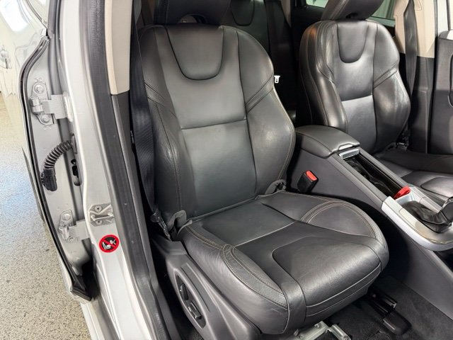Used 2017 Volvo XC60 T6 Dynamic w/ Preferred Option Package AWD/4WD image 24