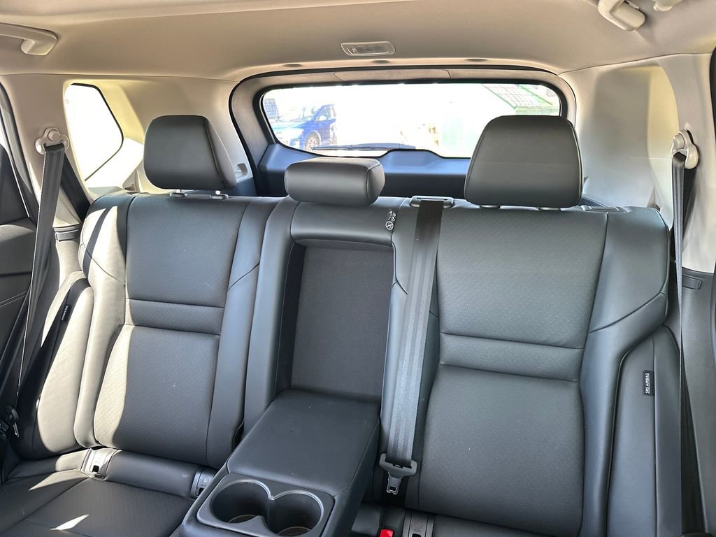 Used 2024 Nissan Rogue SV w/ SV Premium Package image 49