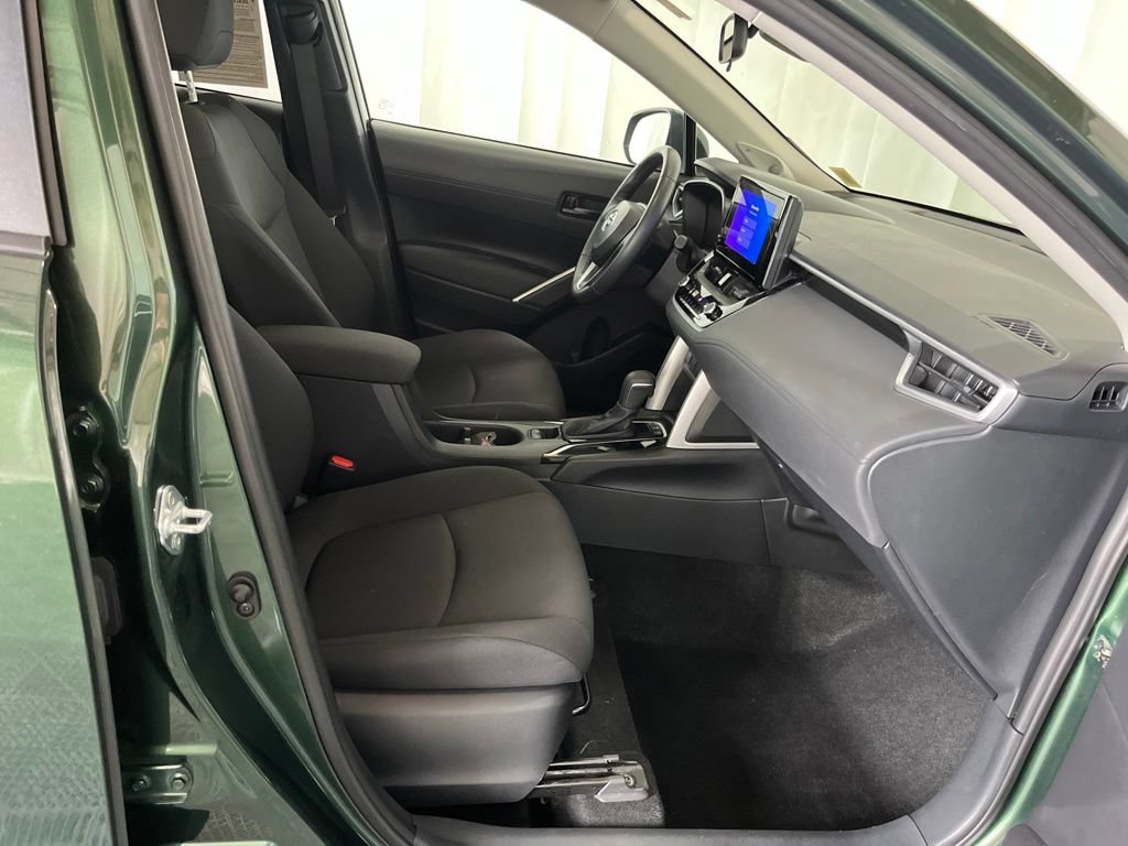 Used 2024 Toyota Corolla Cross LE w/ Moonroof Package AWD/4WD image 22