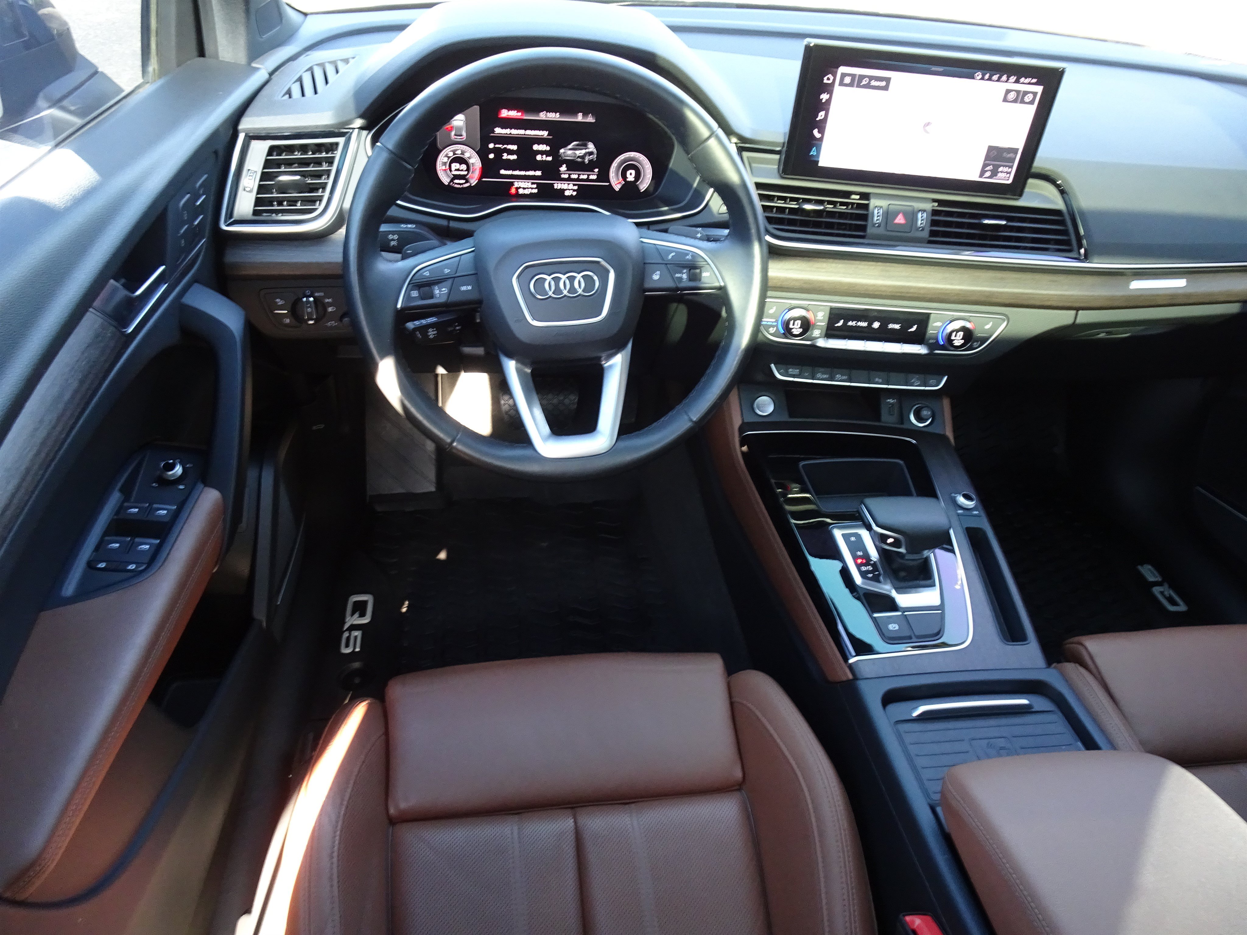 Used 2021 Audi Q5 2.0T Premium Plus w/ Premium Plus Package AWD/4WD image 9
