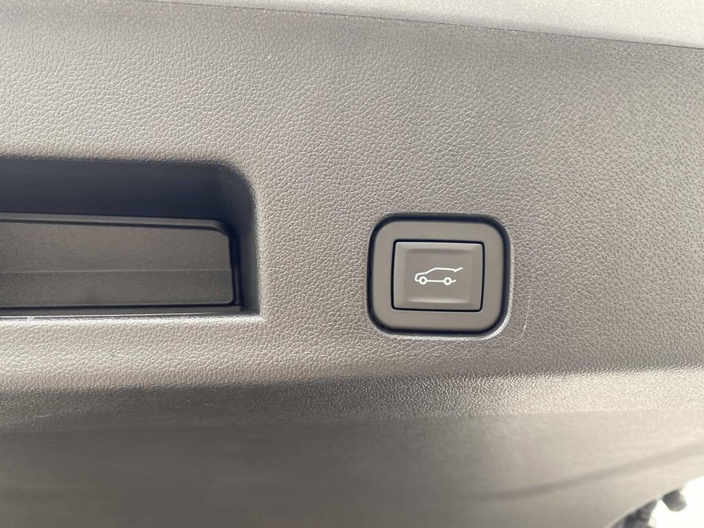 New 2026 Chevrolet Traverse RS image 12