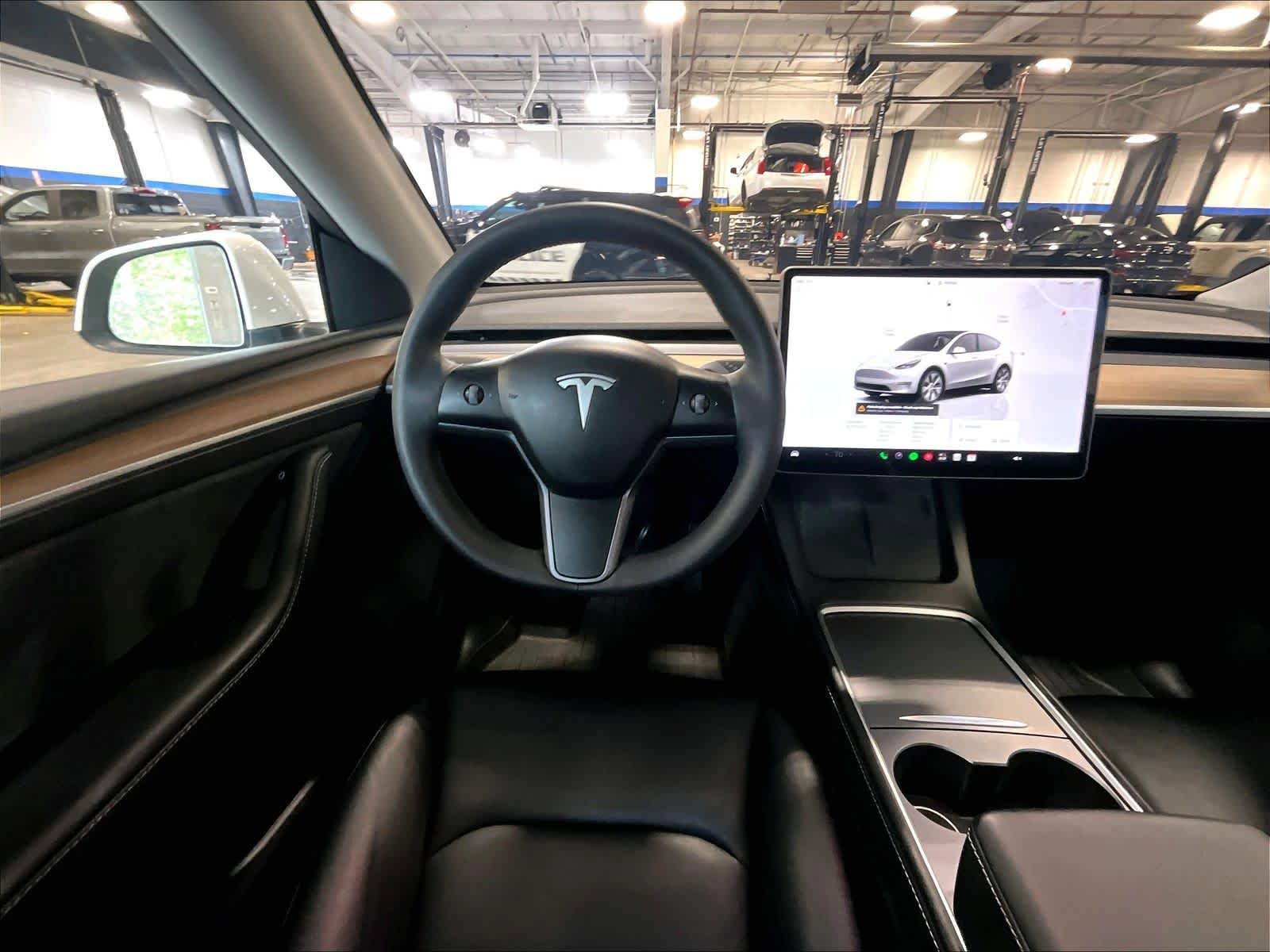 Used 2023 Tesla Model Y AWD image 18