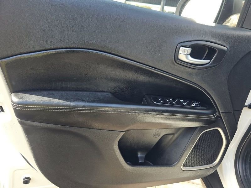 Used 2021 Jeep Compass Latitude image 27