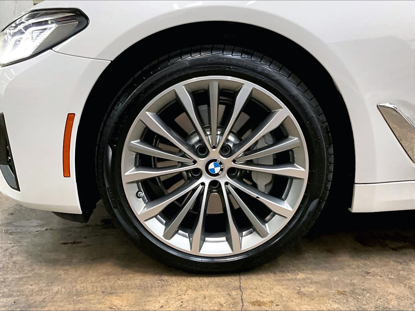 Used 2023 BMW 530i w/ Executive Package RWD image 12