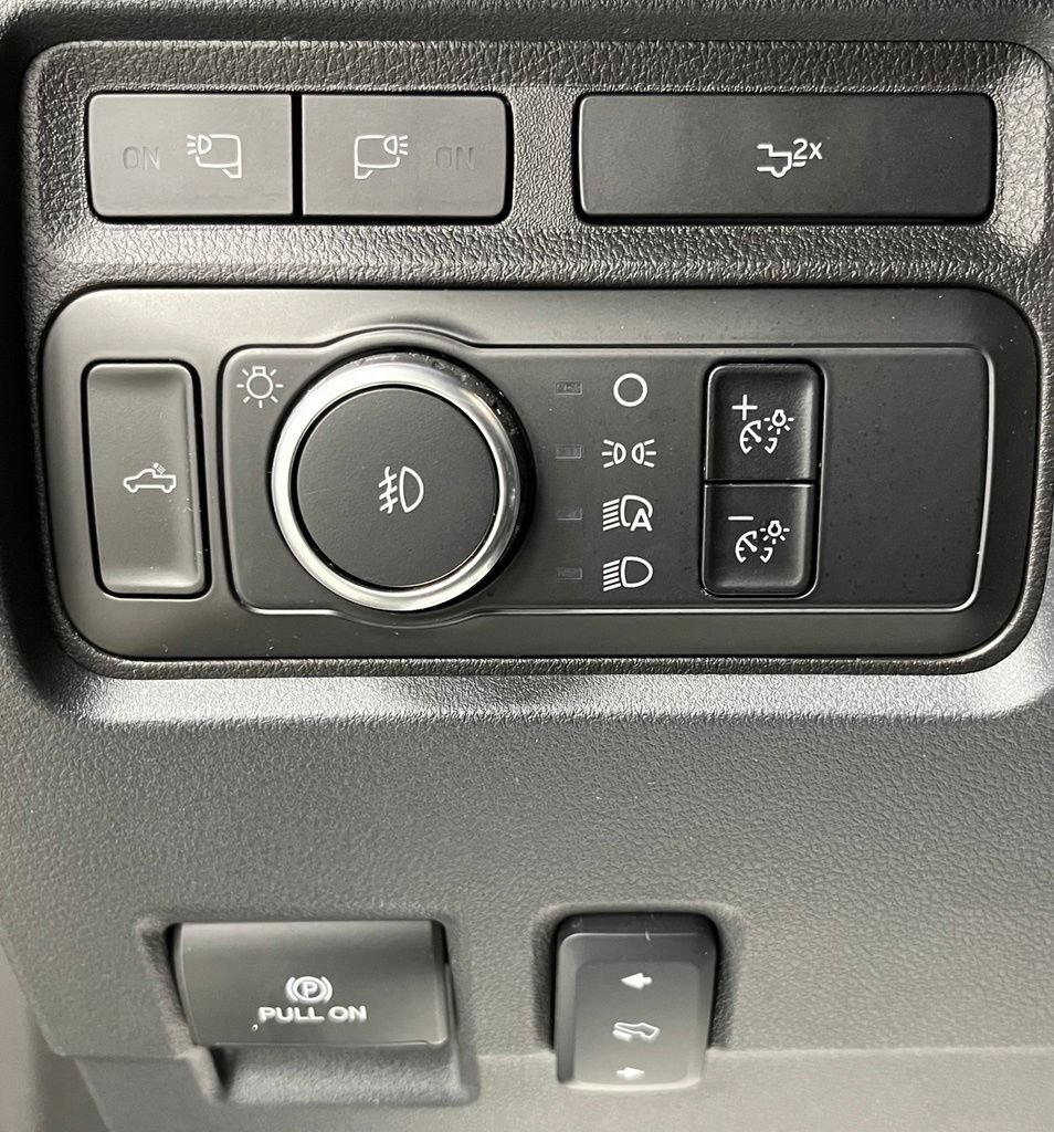 Used 2024 Ford F350 Lariat w/ Lariat Ultimate Package AWD/4WD image 29