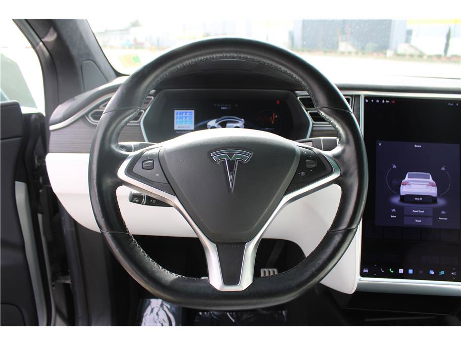Used 2016 Tesla Model X 90D image 16