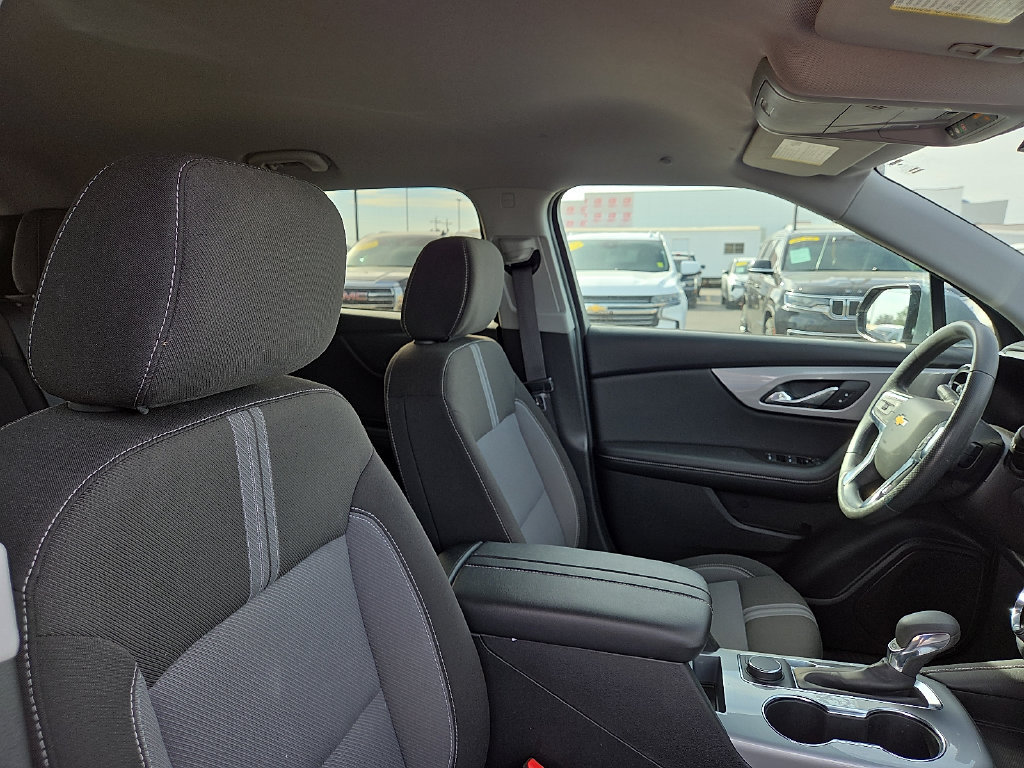 Used 2025 Chevrolet Blazer LT FWD image 12