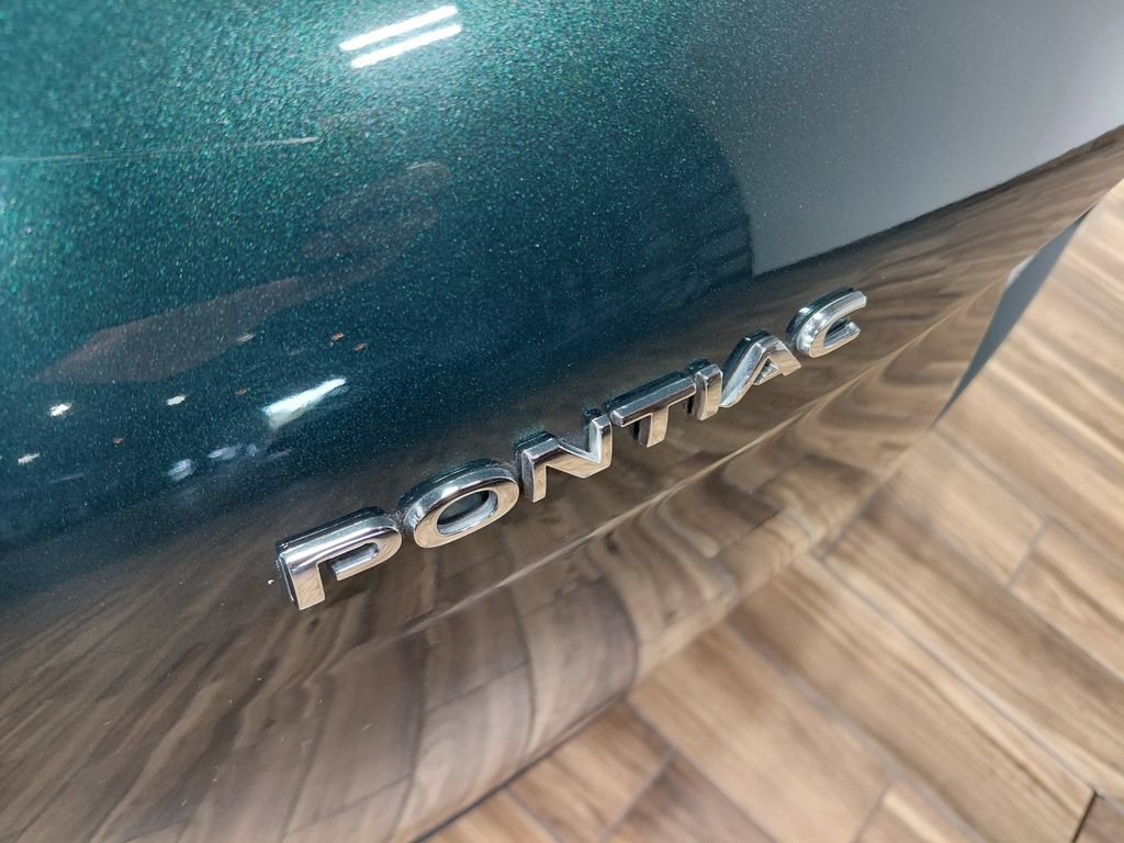 Used 2007 Pontiac Solstice Convertible w/ Premium Package RWD image 17